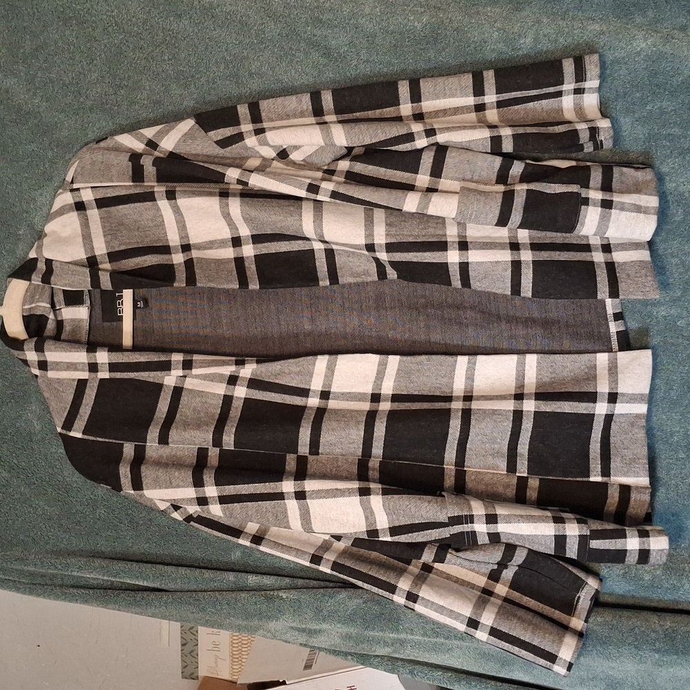 Chic Black and Gray Plaid Women's Cape